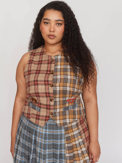 model:Zaynab wears size XXL and is 5’8”, collection-curve