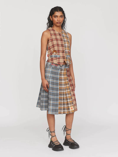 model:Kerethika wears size S and is 5’ 7”