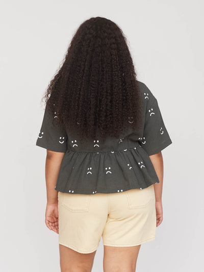 model:Zaynab wears size 18 and is 5’8”