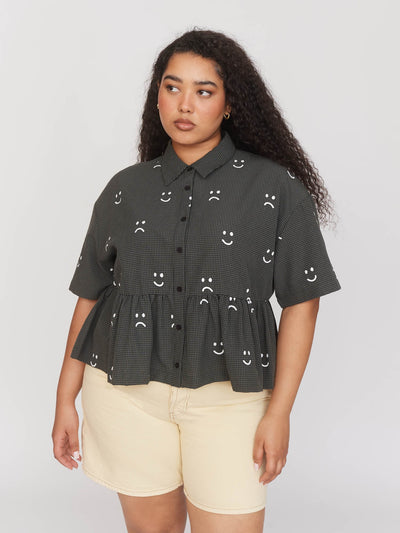 collection-curve, model:Zaynab wears size 18 and is 5’8”