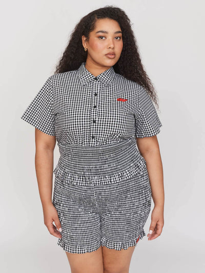 model:Zaynab wears size 18 and is 5’8”