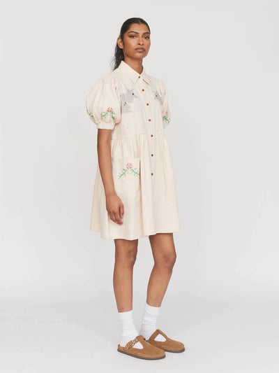 model:Kerethika wears size 8 and is 5’ 7”