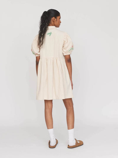 model:Kerethika wears size 8 and is 5’ 7”