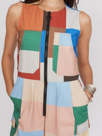 model:Aira wears size 8 and is 5’9”