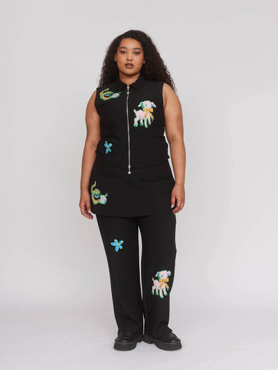 model:Zaynab wears size 18 and is 5’8”