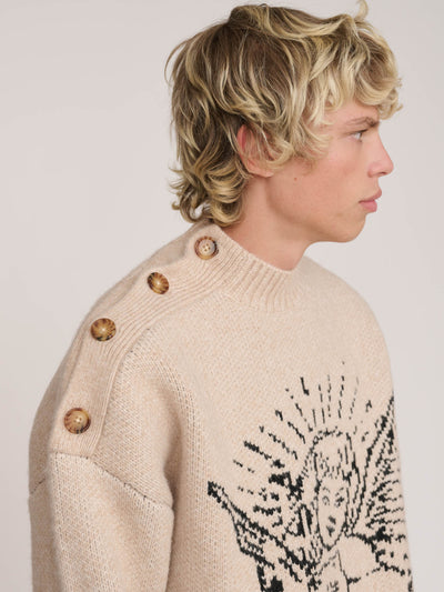 model:Max wears size L and is 6’1”