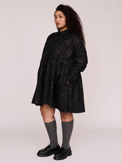 model:Zaynab wears size XXL and is 5’8”