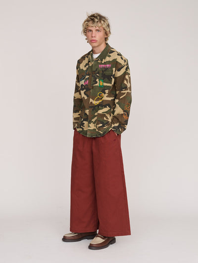 model:Max wears size L and is 6’1”