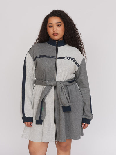 model:Zaynab wears size XXL and is 5’8”