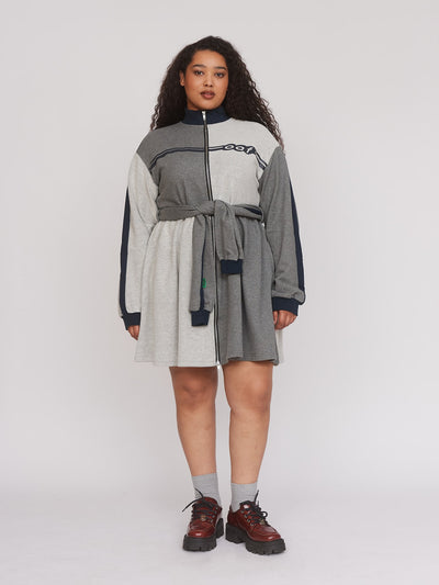 collection-curve, model:Zaynab wears size XXL and is 5’8”