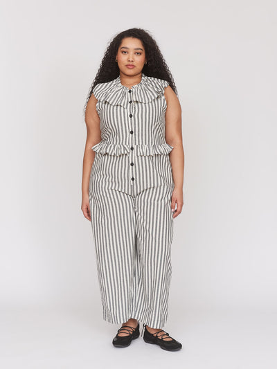 collection-curve, model:Zaynab wears size XXL and is 5’8”