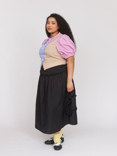 model:Zaynab wears size XXL and is 5’8”
