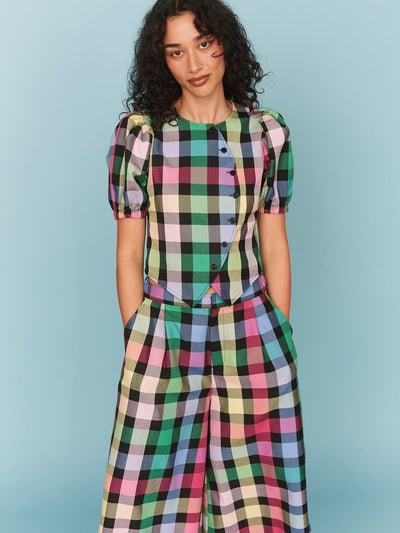 model:Seren wears size 8 and is 5’8”