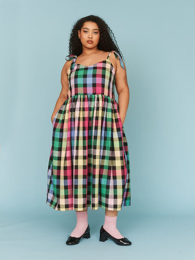 collection-curve, model:Zaynab wears size XXL and is 5’8”