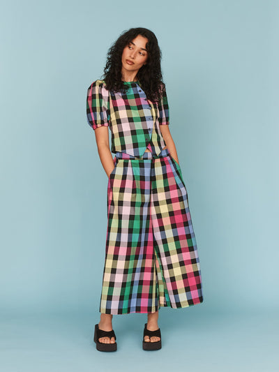 model:Seren wears size S and is 5’8”