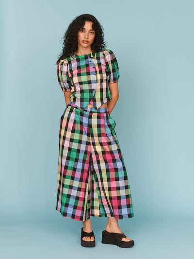 model:Seren wears size S and is 5’8”