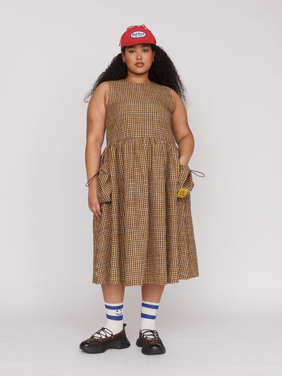 model:Zaynab wears size XXL and is 5’8”, collection-curve