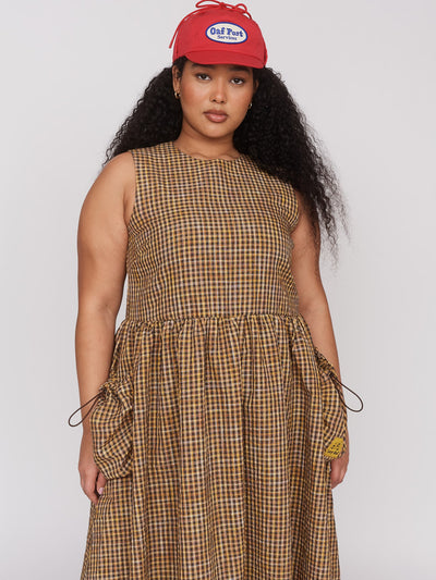 model:Zaynab wears size XXL and is 5’8”