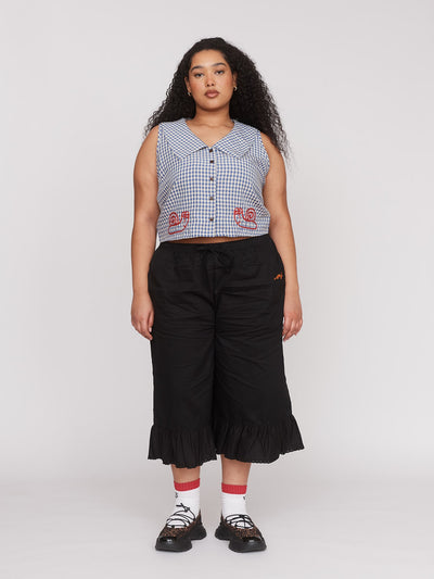 model:Zaynab wears size XXL and is 5’8”