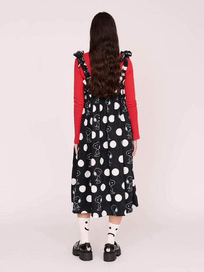 model:Winnie wears size 8 and is 5’9