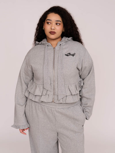 collection-curve, model:Zaynab wears size XXL and is 5’8”