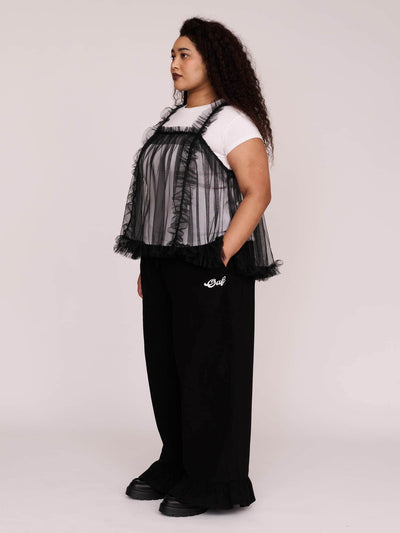 model:Zaynab wears size XXL and is 5’8”