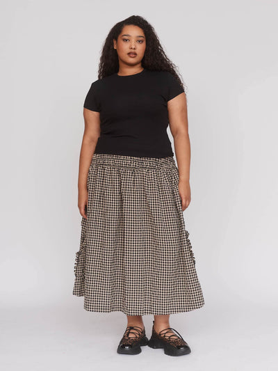 model:Zaynab wears size XXL and is 5’8”