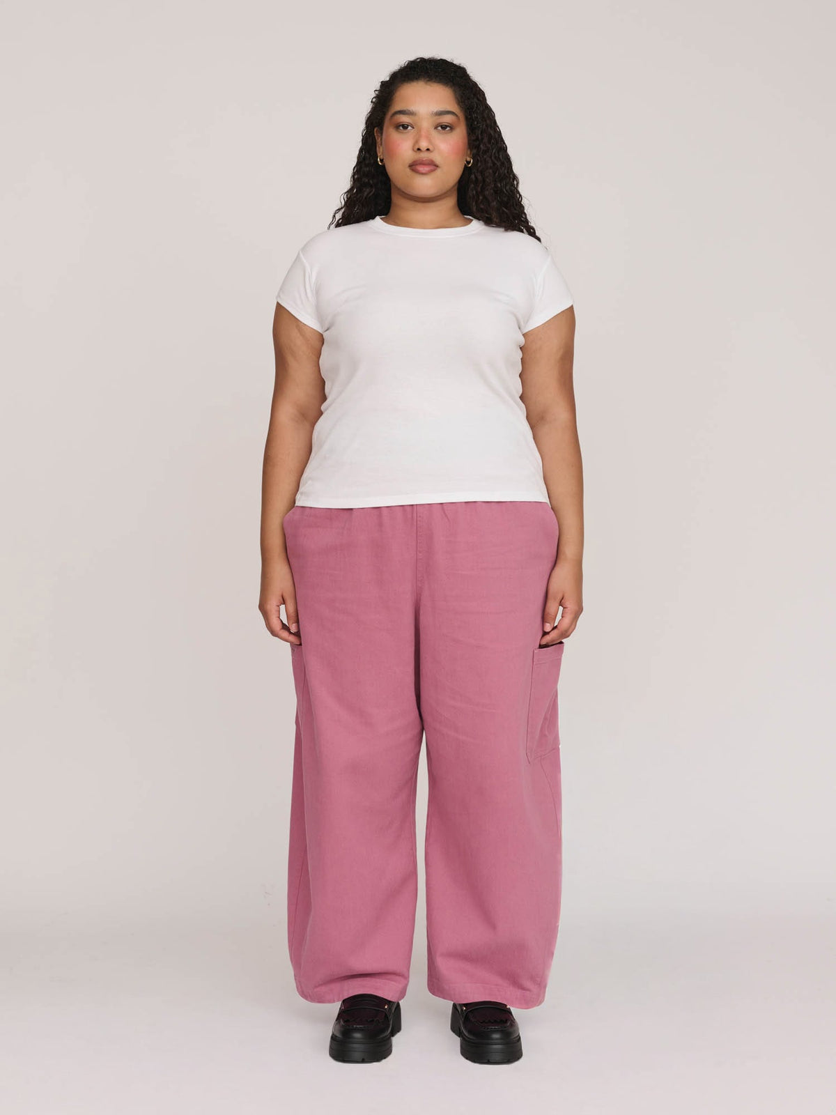  model:Zaynab wears size XXL and is 5’8”