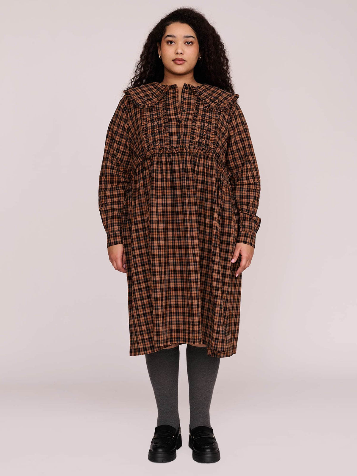  model:Zaynab wears size XXL and is 5’8”, collection-curve-dresses