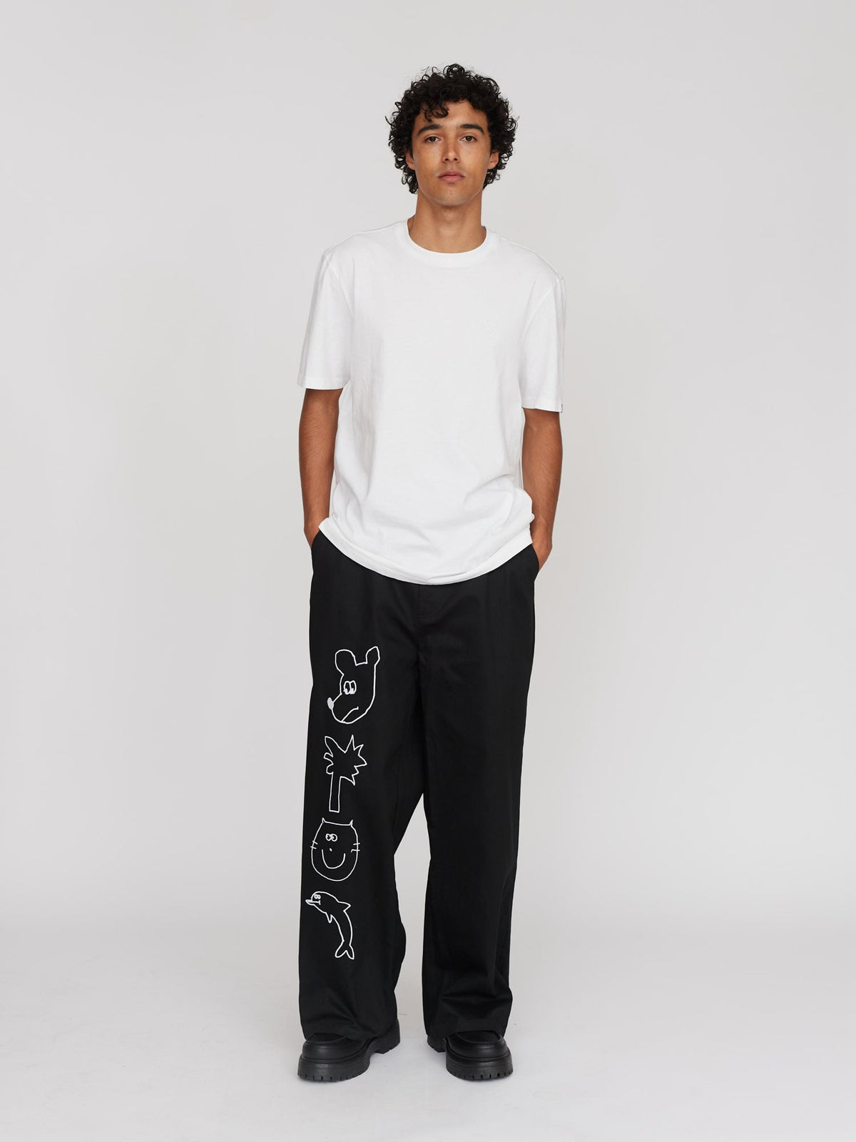 Collection-men-landing, collection-men-new-in-1, collection-men-trousers, model:Fabian wears size 32 and is 6’0”