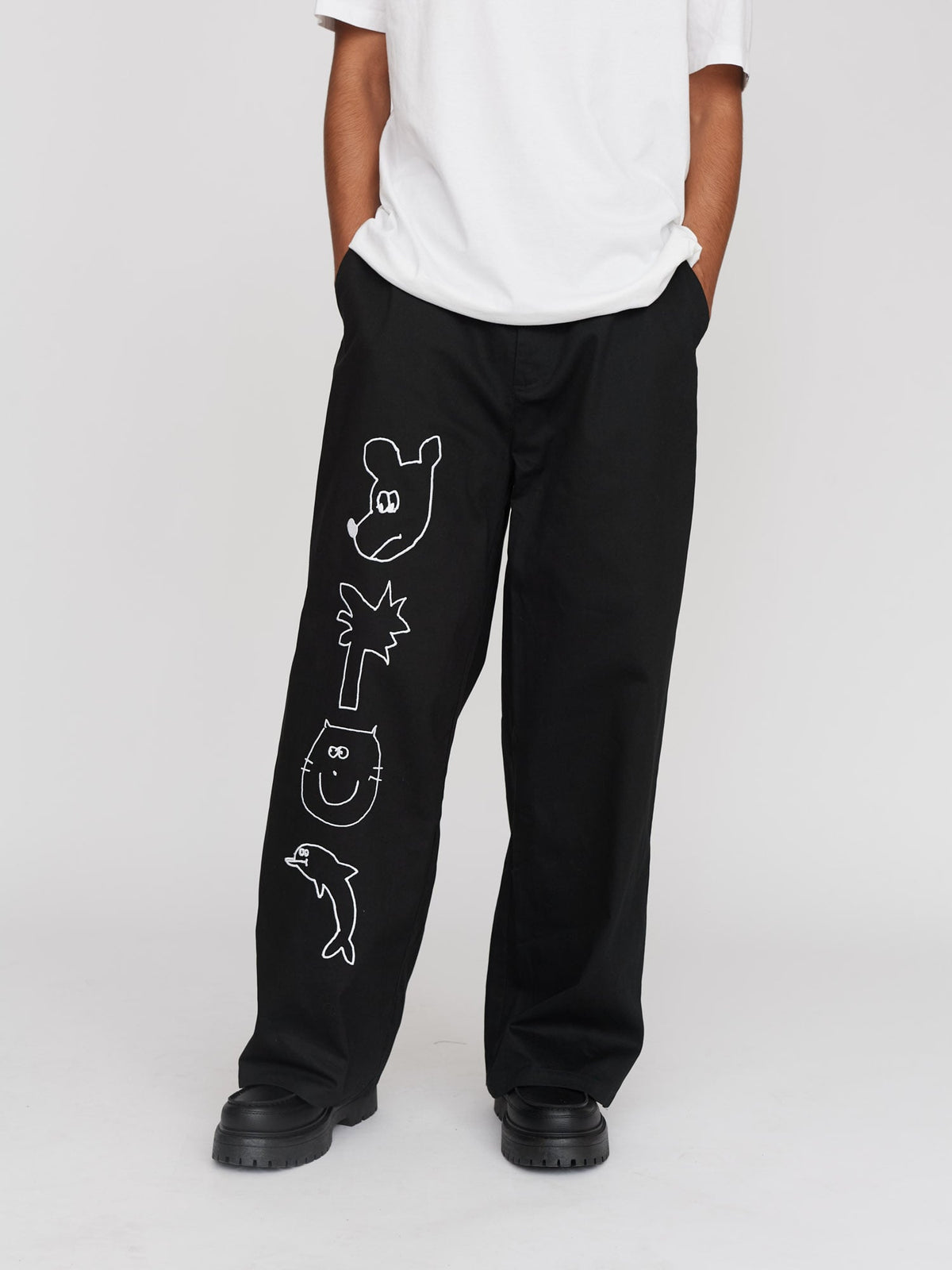 model:Fabian wears size 32 and is 6’0”
