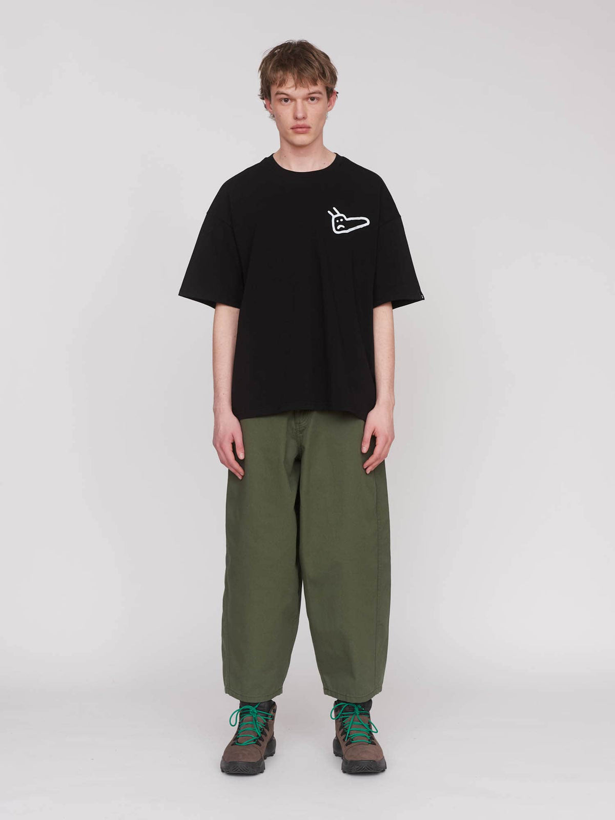 model:Harry wears size L and is 6’2”
