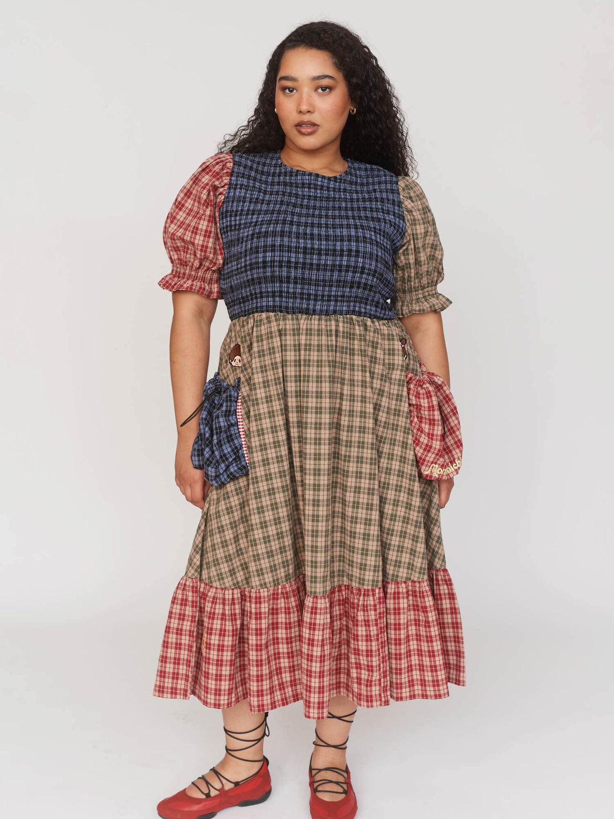 collection-curve, model:Zaynab wears size XXL and is 5’8”