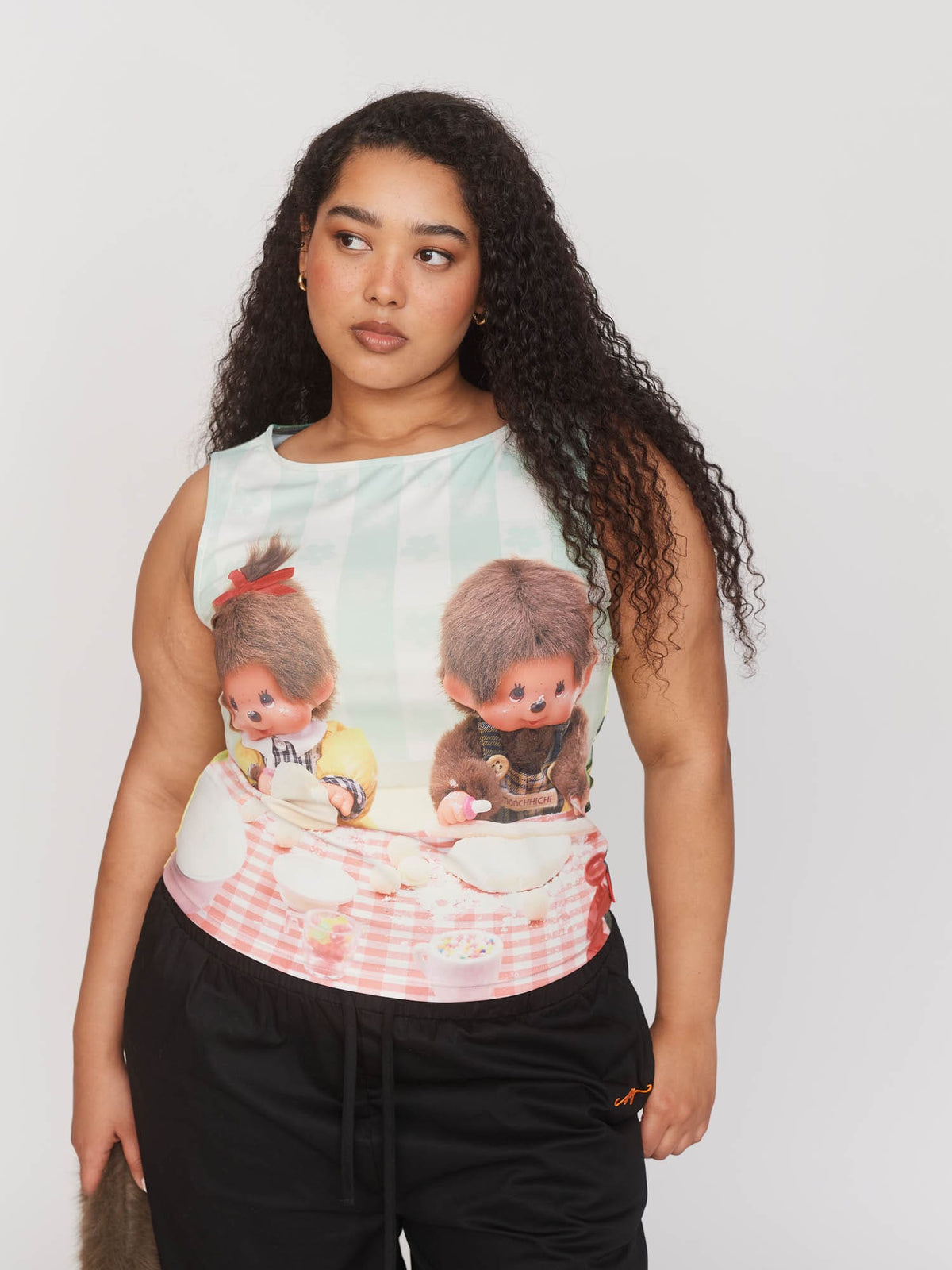 model:Zaynab wears size XXL and is 5’8”