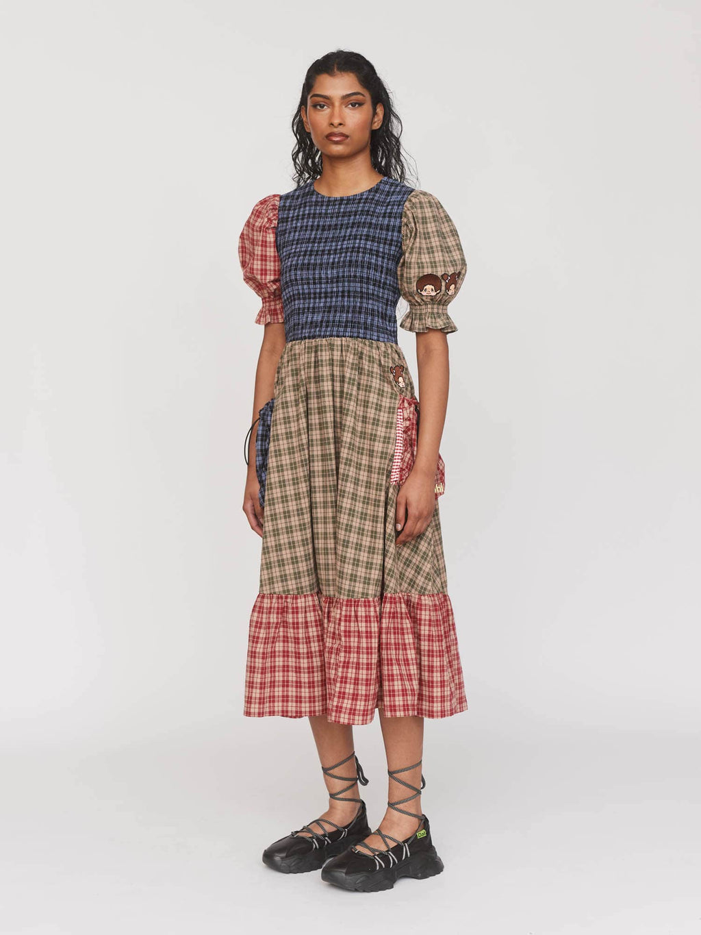 model:Kerethika wears size S and is 5’ 7”