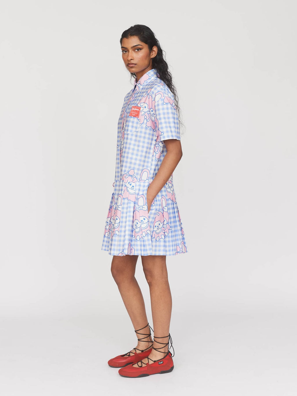 model:Kerethika wears size 8 and is 5’ 7”