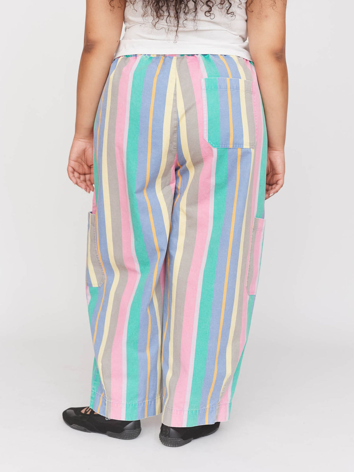 model:Zaynab wears size XXL and is 5’8”