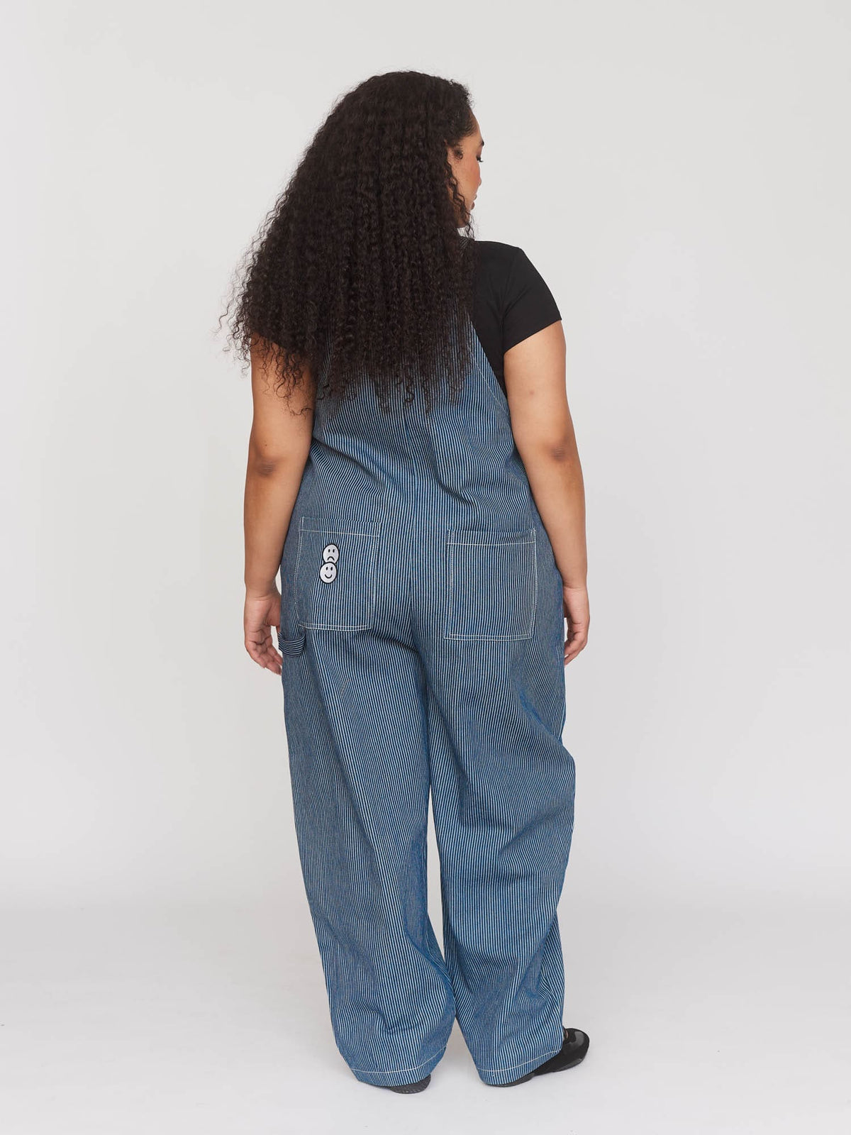 model:Zaynab wears size XXL and is 5’8