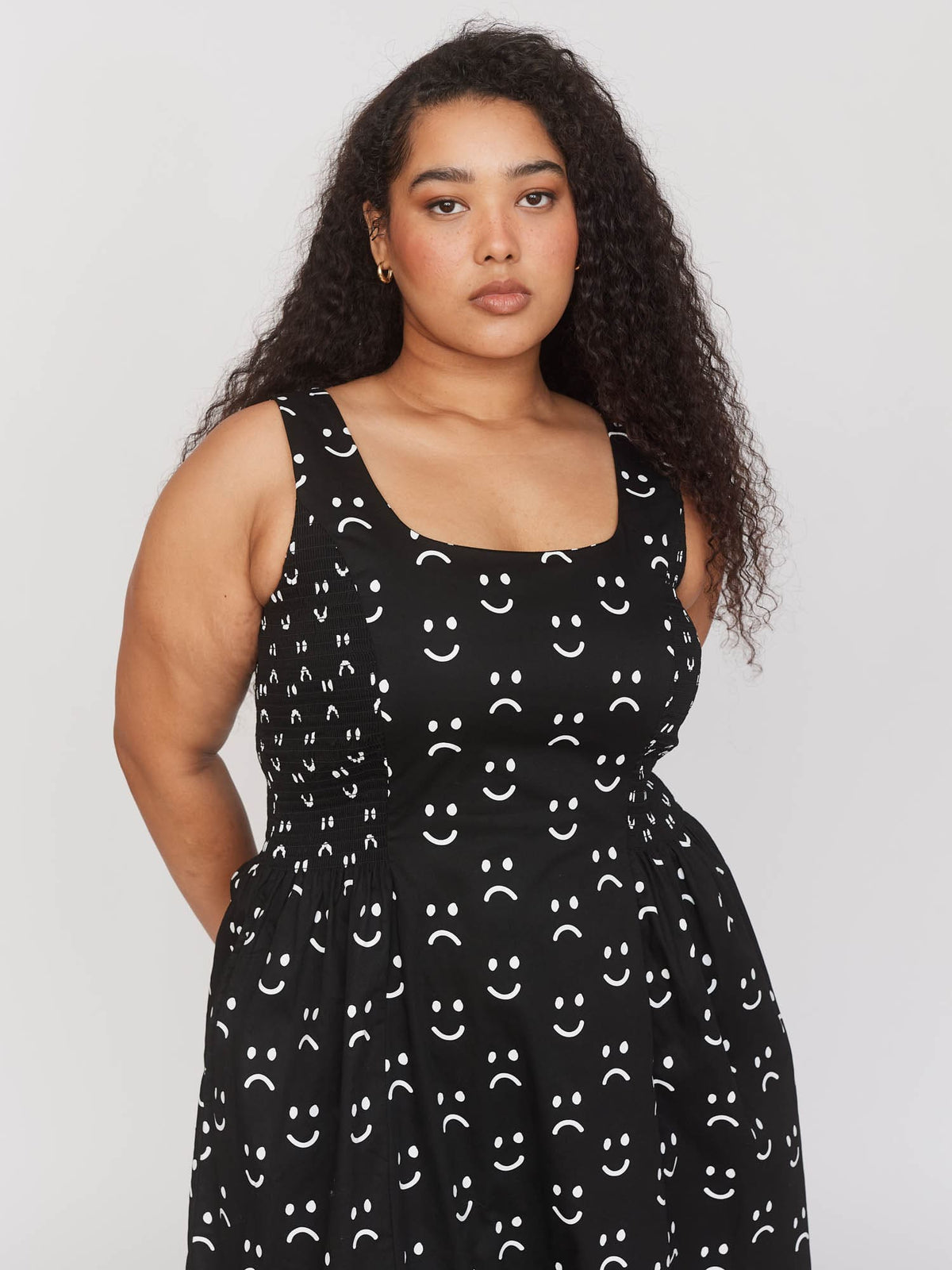 model:Zaynab wears size 18 and is 5’8”