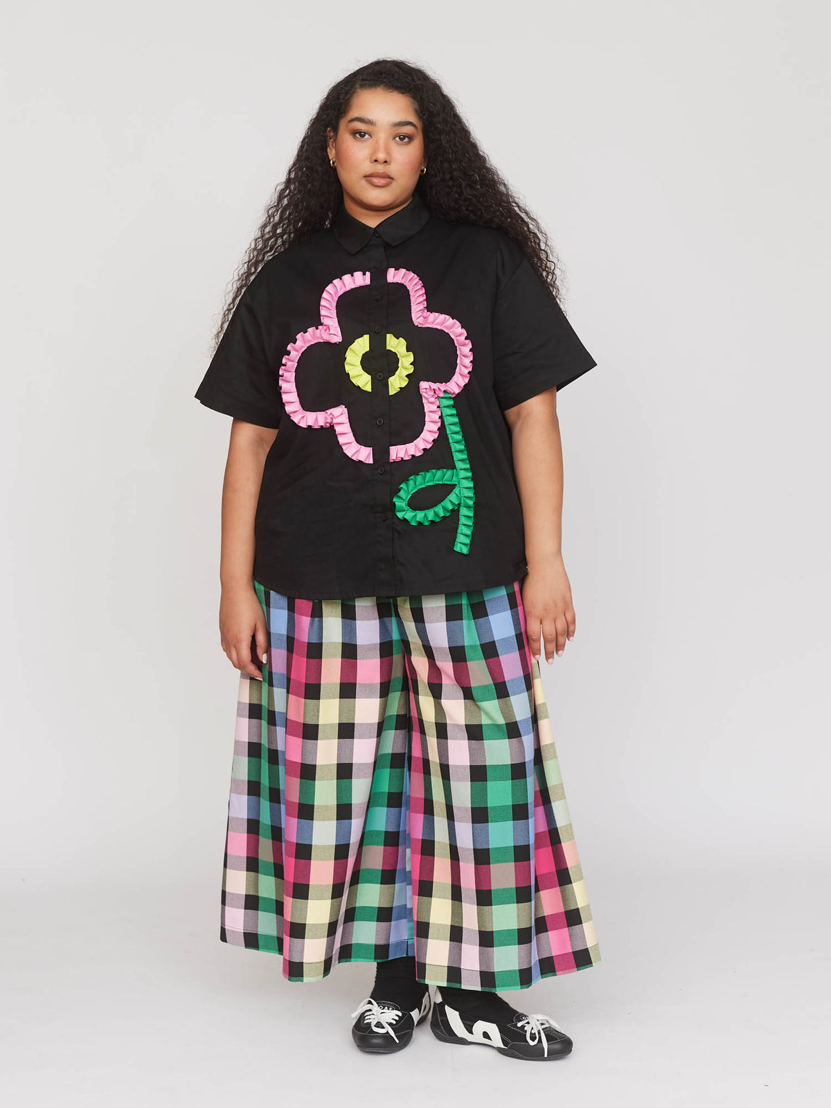 model:Zaynab wears size XXL and is 5’8”
