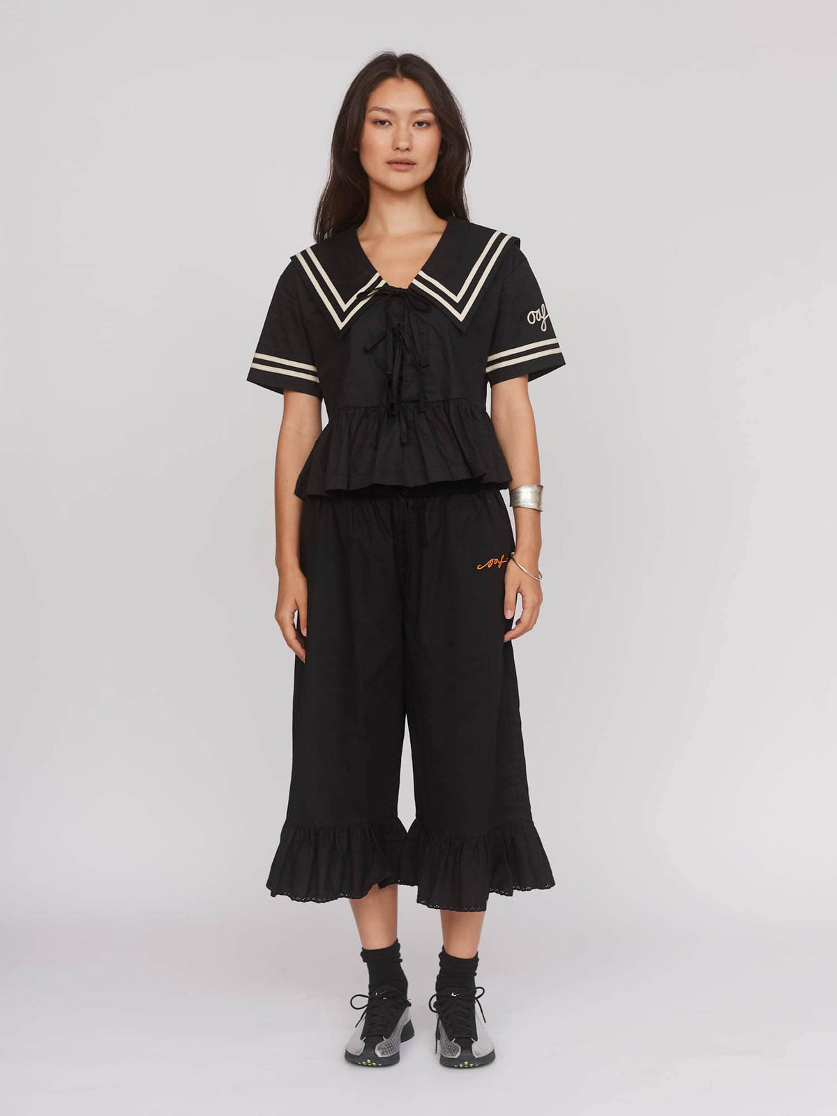 model:Aira wears size S and is 5’9”
