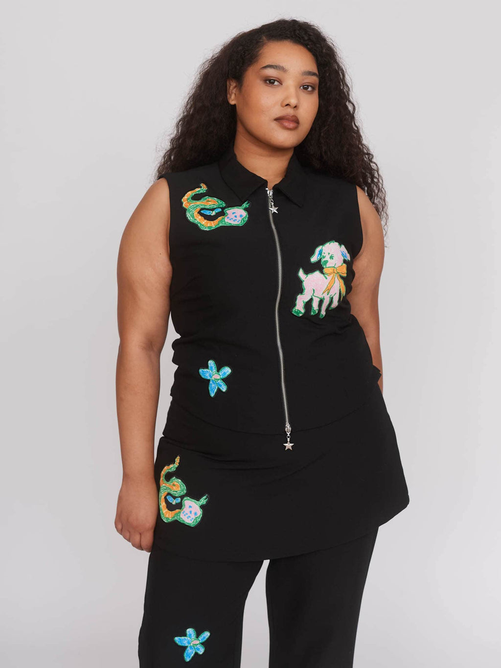model:Zaynab wears size 18 and is 5’8”