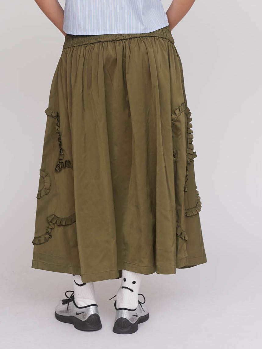 model:Aira wears size 8 and is 5’9”