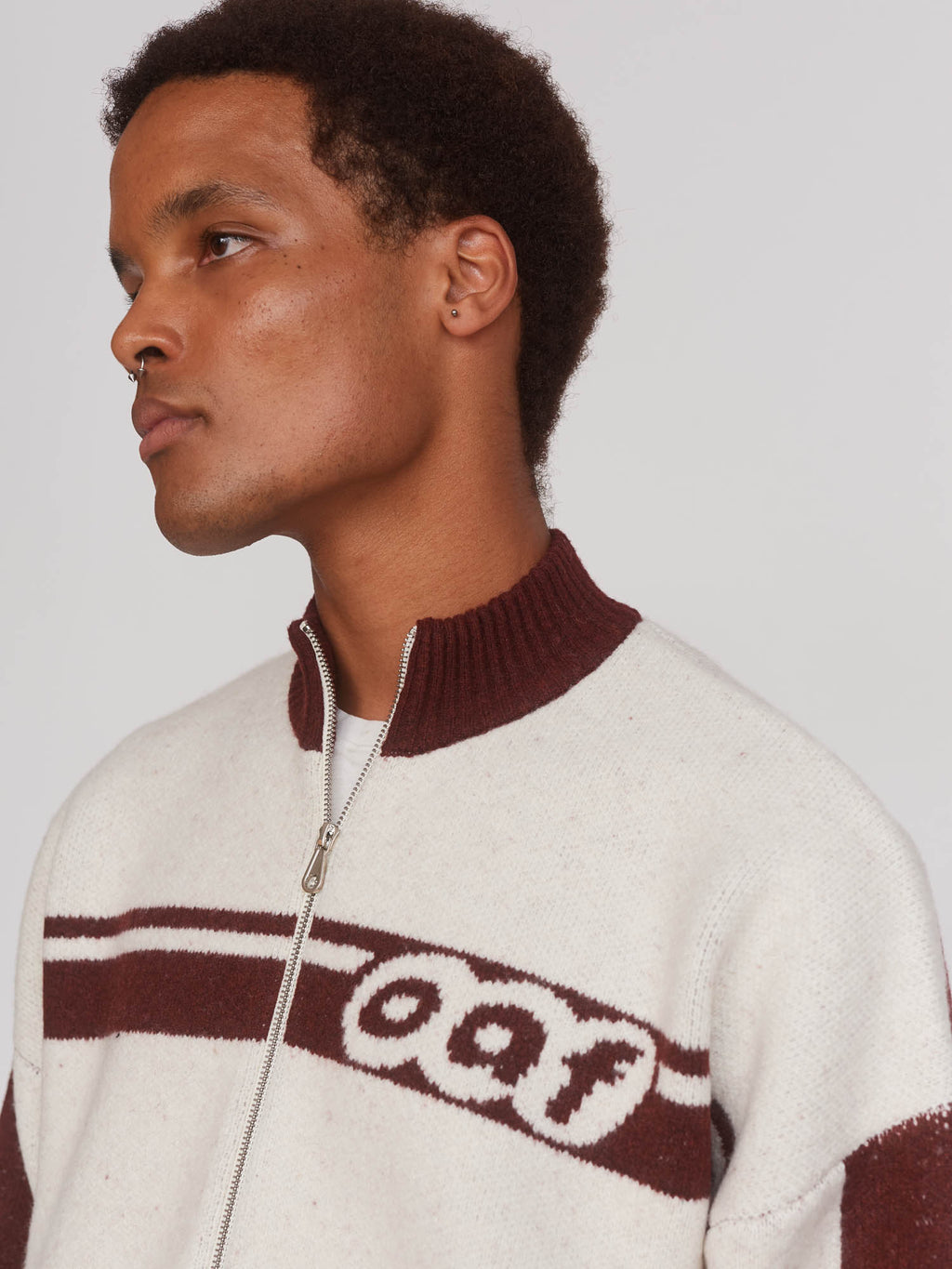 model:Fiki wears size L and is 6’3”