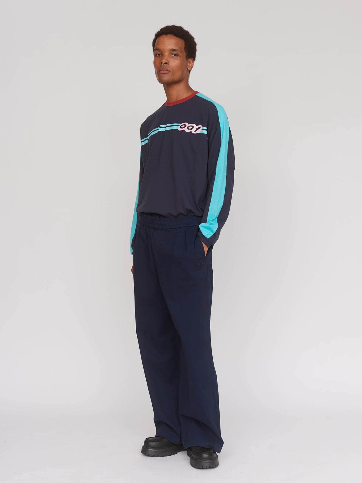 model:Fiki wears size L and is 6’3”