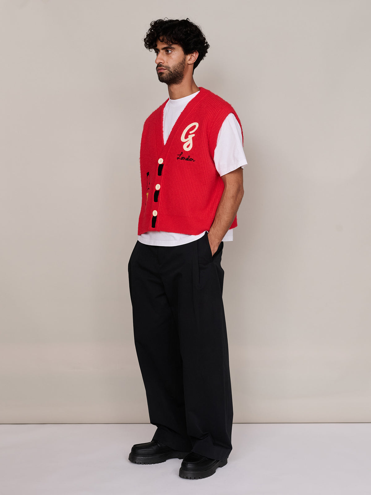 model:Ali wears size XXL and is 6’1”
