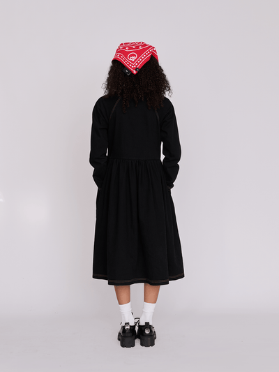 model:Florence wears size S and is 5’6”