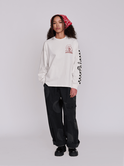 model:Florence wears size S and is 5’6”