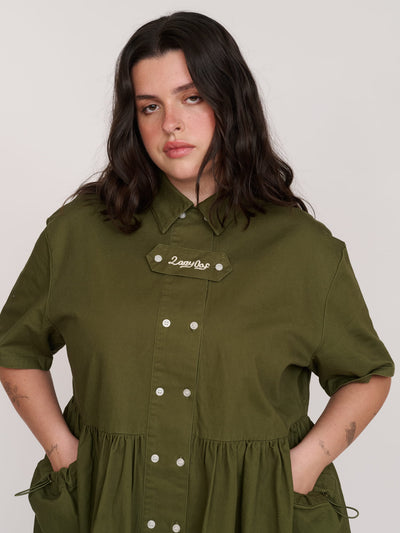 model:Bella wears size XXL and is 5’10”