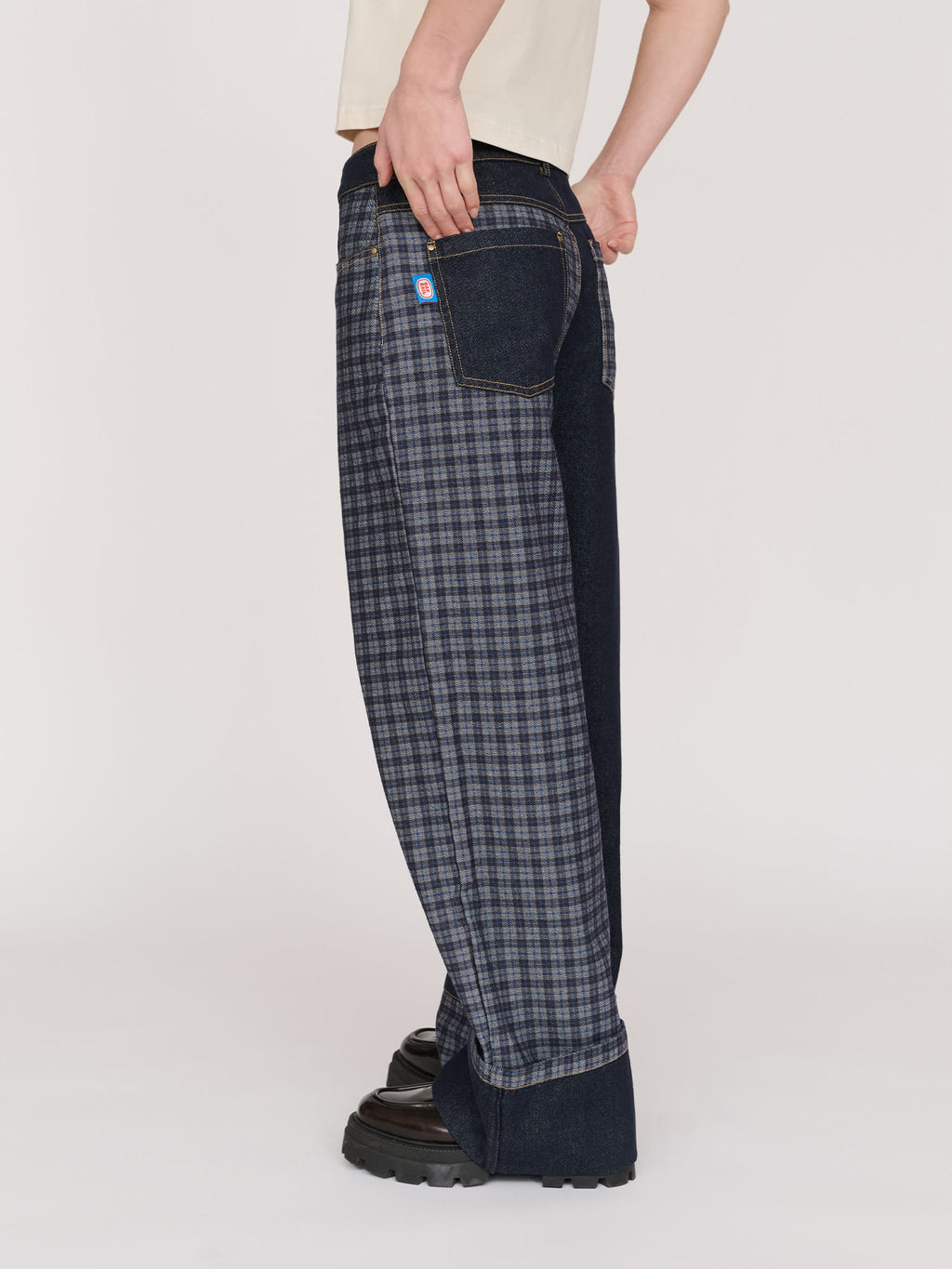 model:Jess wears size 26